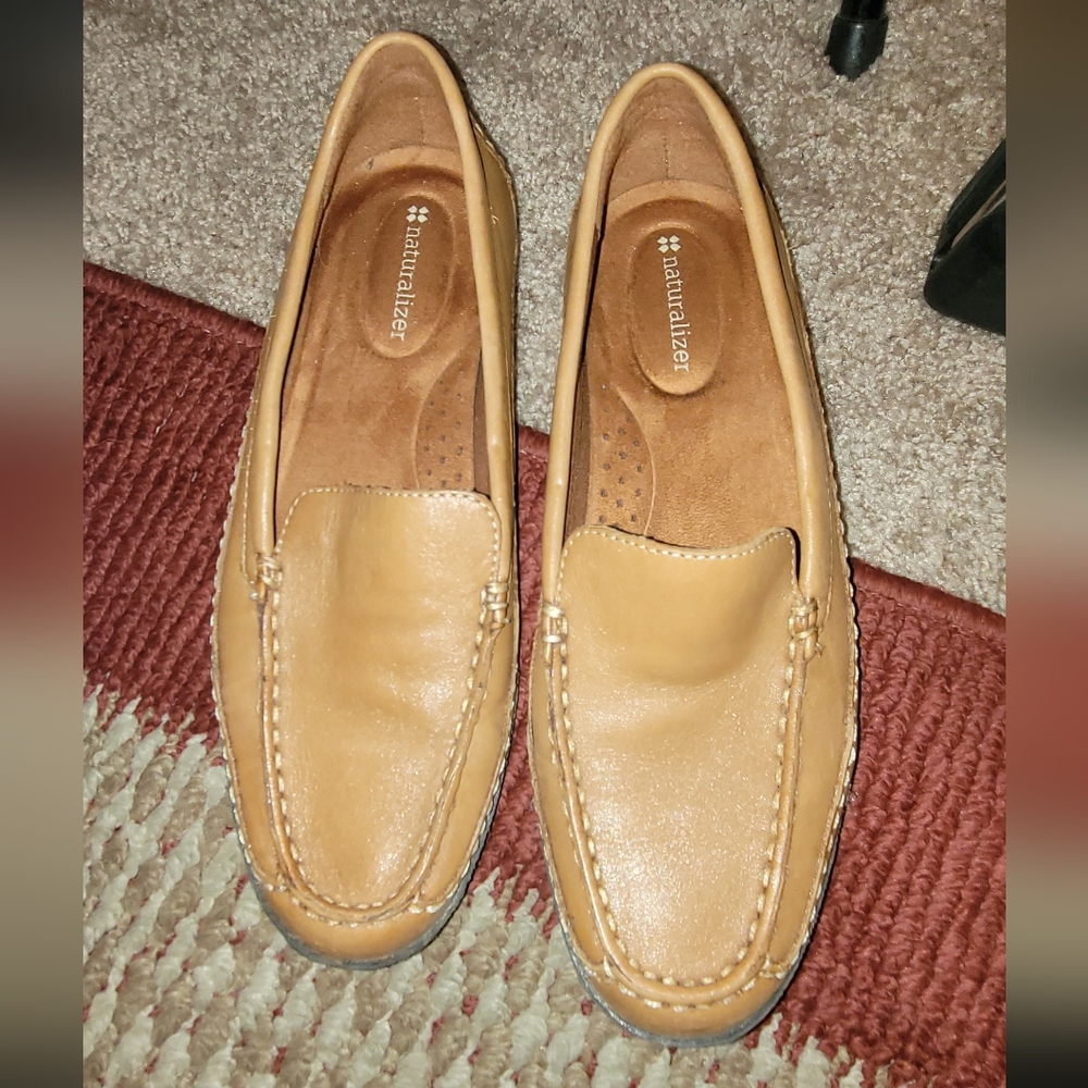 NEW Soft Naturalizer Light ASH TAN Brown Leather Loafers Womens SIZE 7 BEAUTIFUL